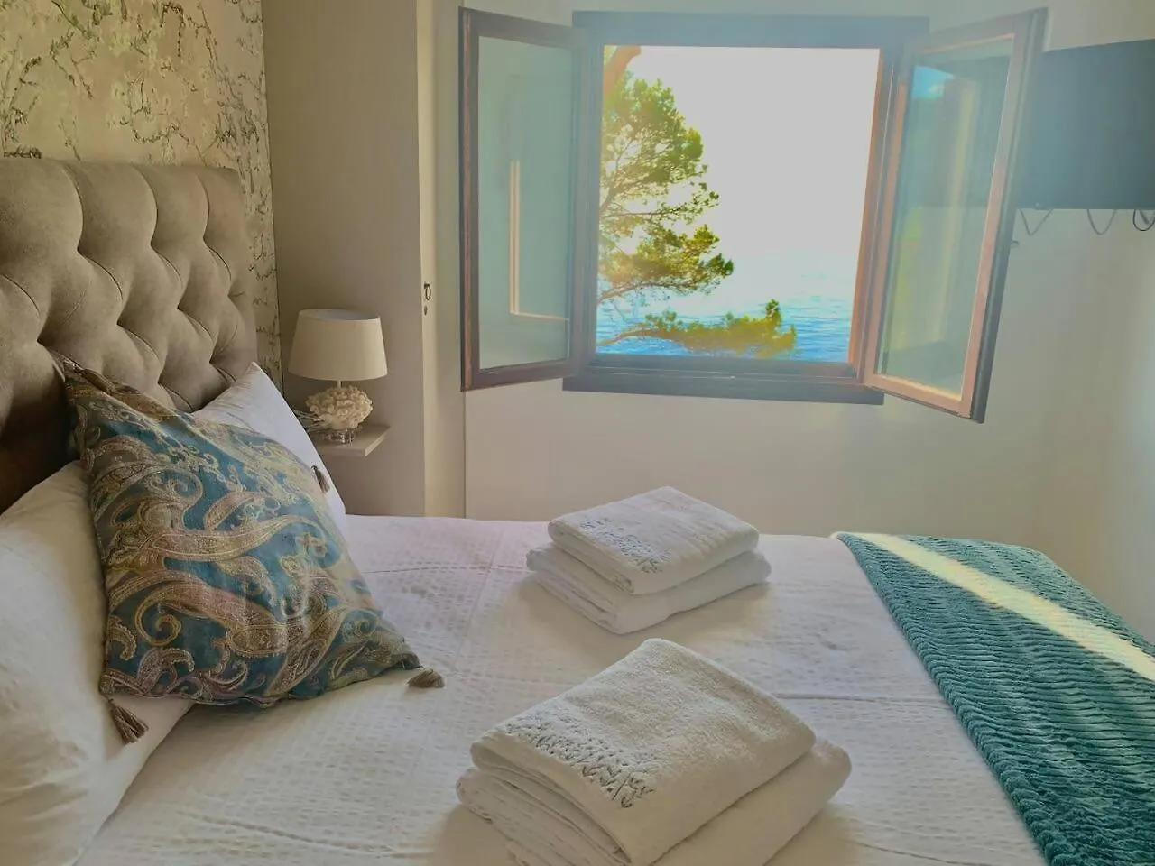 Maripins Villa Con Jacuzzi Y Vistas Unicas Al Mar Banyalbufar