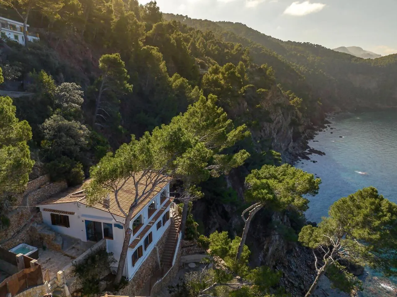 Maripins Villa Con Jacuzzi Y Vistas Unicas Al Mar Banyalbufar